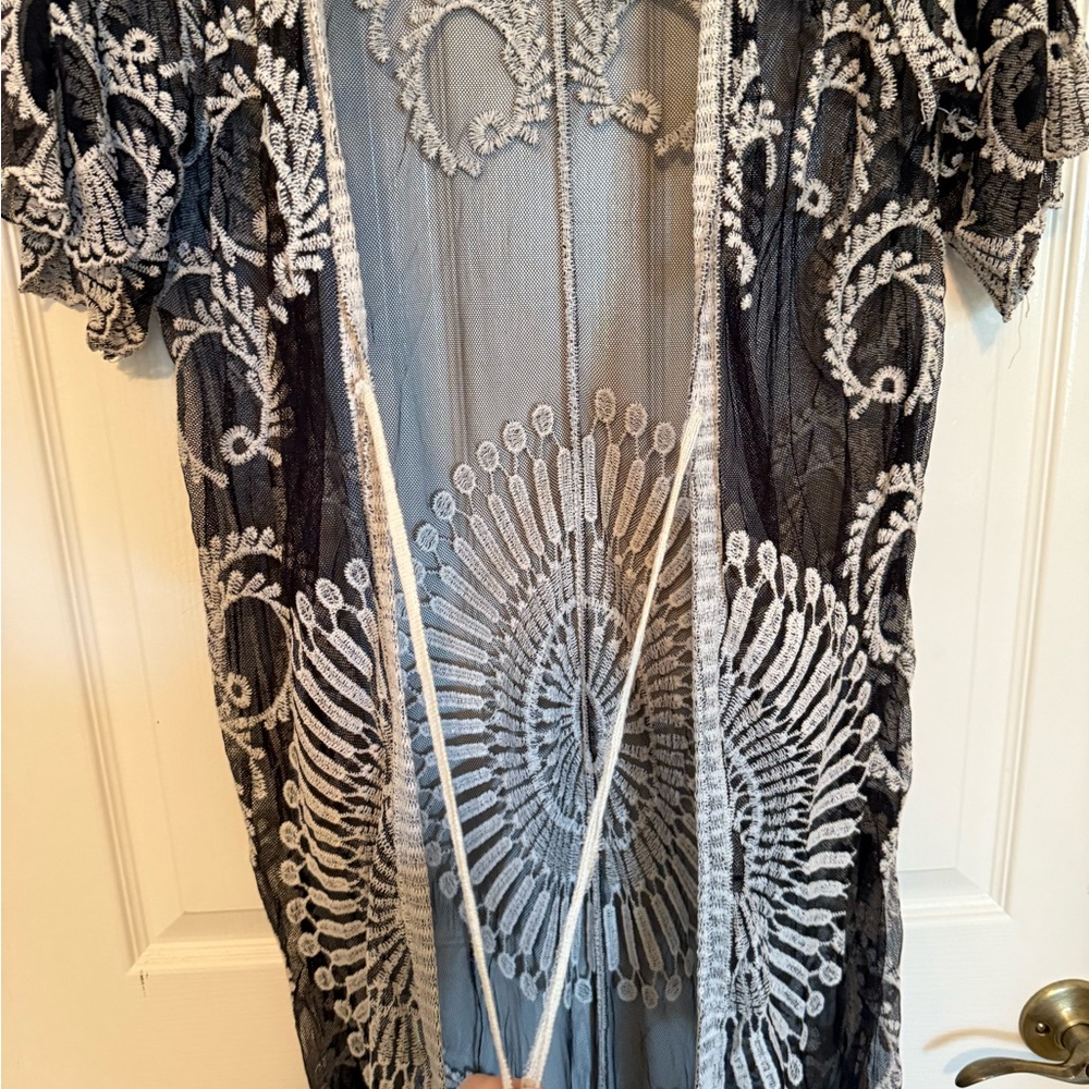 Black & White Embroidered Sheer Maxi Kimono Duster - Picture 6 of 7